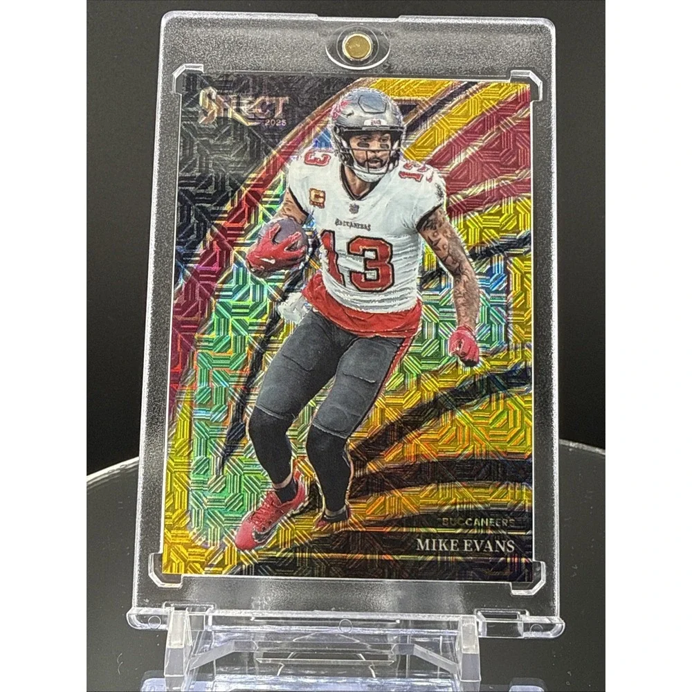 2025 Panini Select Mike Evans Gold Geometric Club Level #239 5/10
